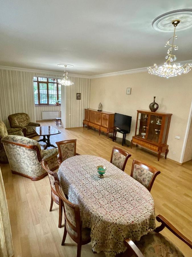 Apartment In The Center Of Ереван Экстерьер фото